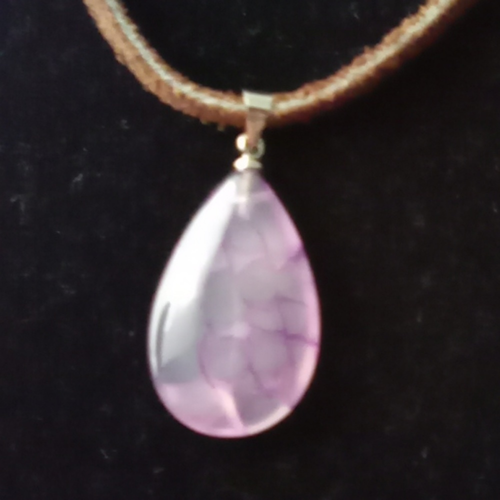 Beautiful Agate Dragon Vein Tear Drop Pendant.